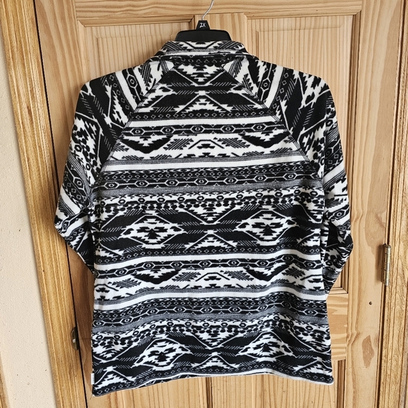 Eddie Bauer Black and White Fleece 1/4 Zip - Picture 5 of 7